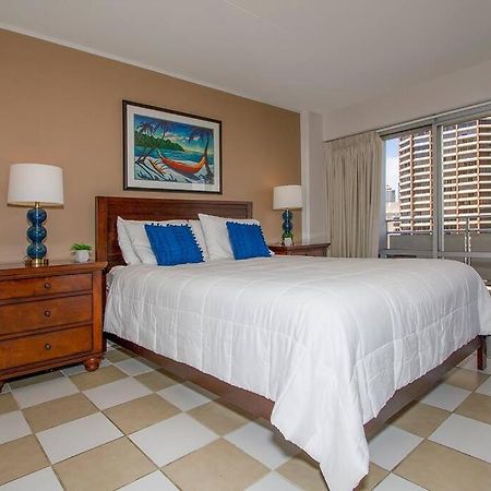 Resort Life At A Low Price- Ilikai Hotel Honolulu Dış mekan fotoğraf