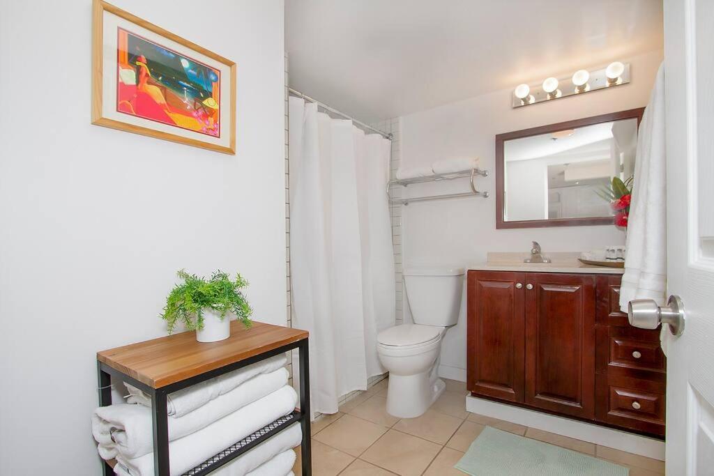 Resort Life At A Low Price- Ilikai Hotel Honolulu Dış mekan fotoğraf