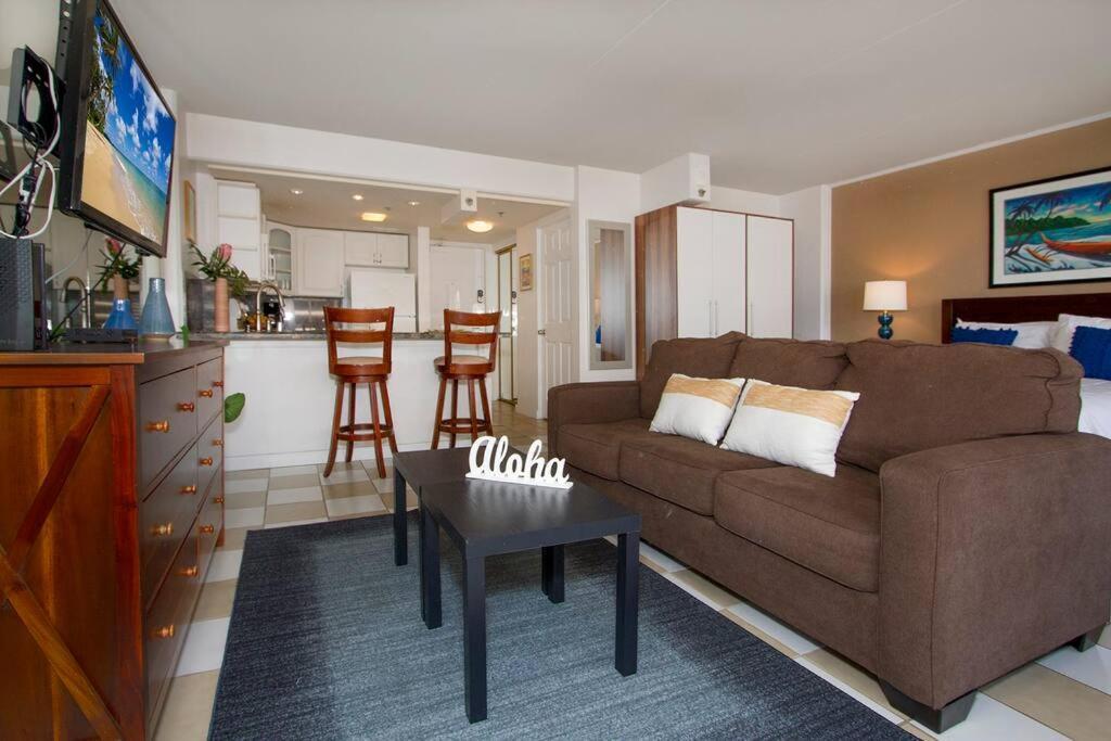 Resort Life At A Low Price- Ilikai Hotel Honolulu Dış mekan fotoğraf